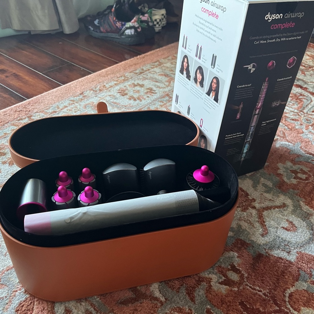 NEW Dyson Airwrap Complete (new in box)